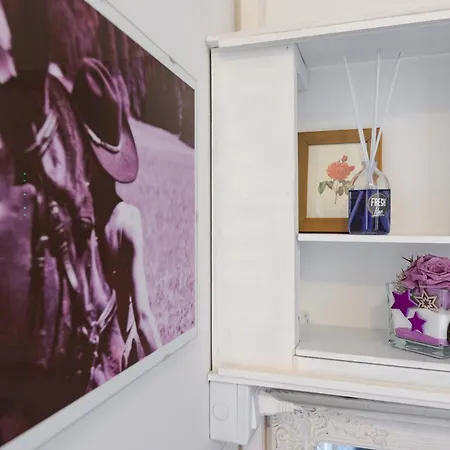 Ninael International Daire Trieste